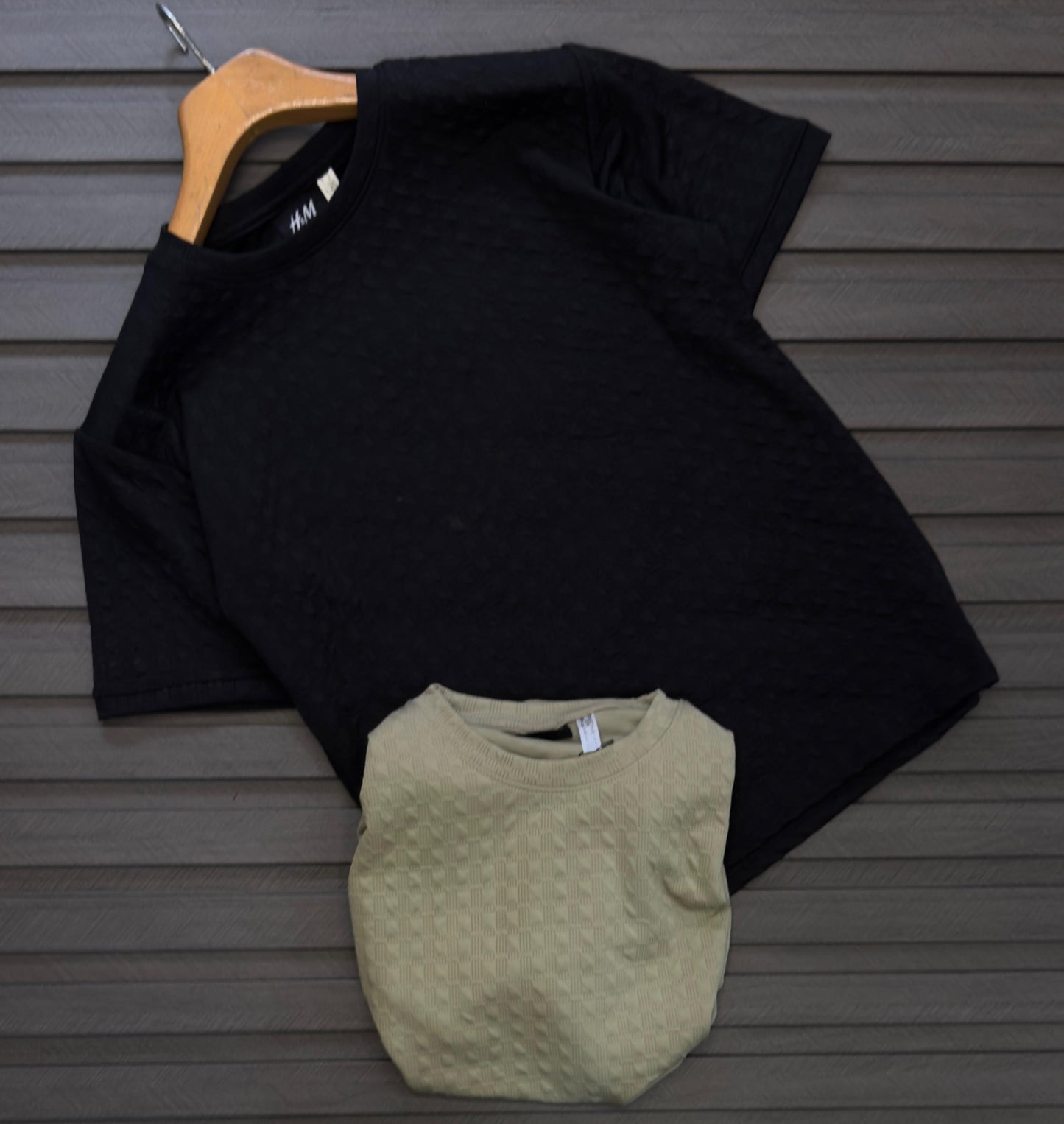 H&M ROUNDNECK T SHIRT